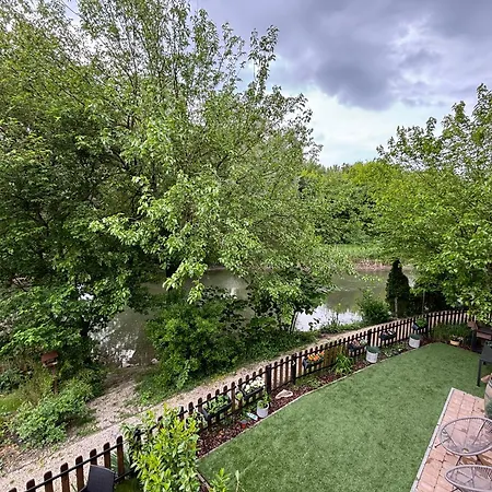 Appartement Mandula River Side